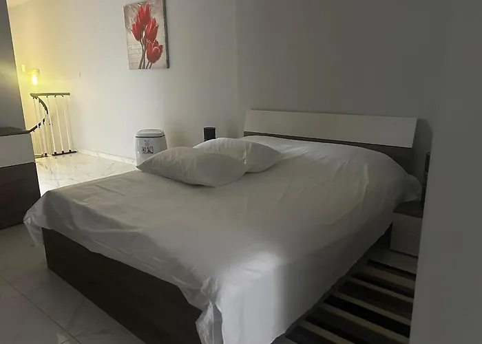 1 Bedroom Steps Away From Seafront * Sliema