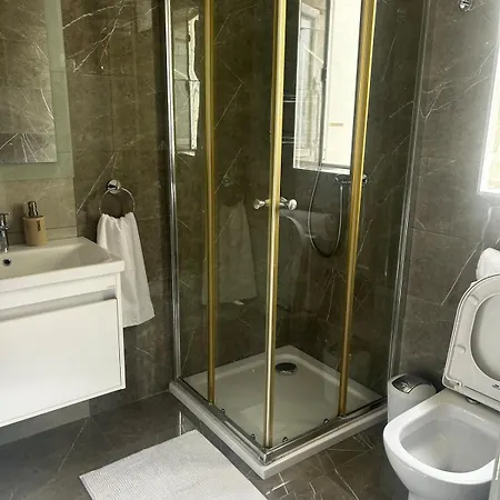 1 Bedroom Steps Away From Seafront Appartement