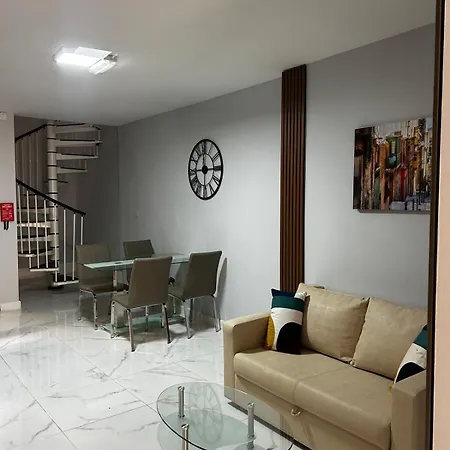 1 Bedroom Steps Away From Seafront *